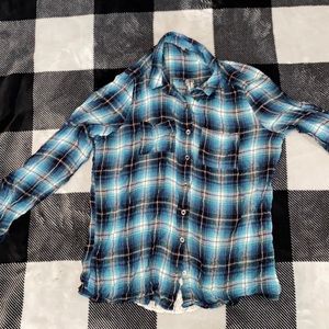 Cute and cozy Womens flannel✨ great condition, smoke free home!🙂